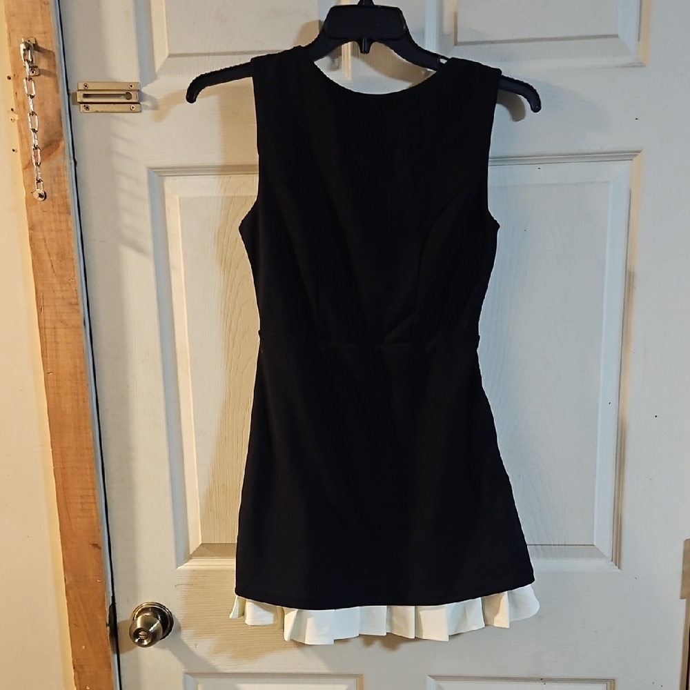 SOLY HUX MINI DRESS: BLACK/IVORY: NEW WITH TAGS: SIZE SMALL
